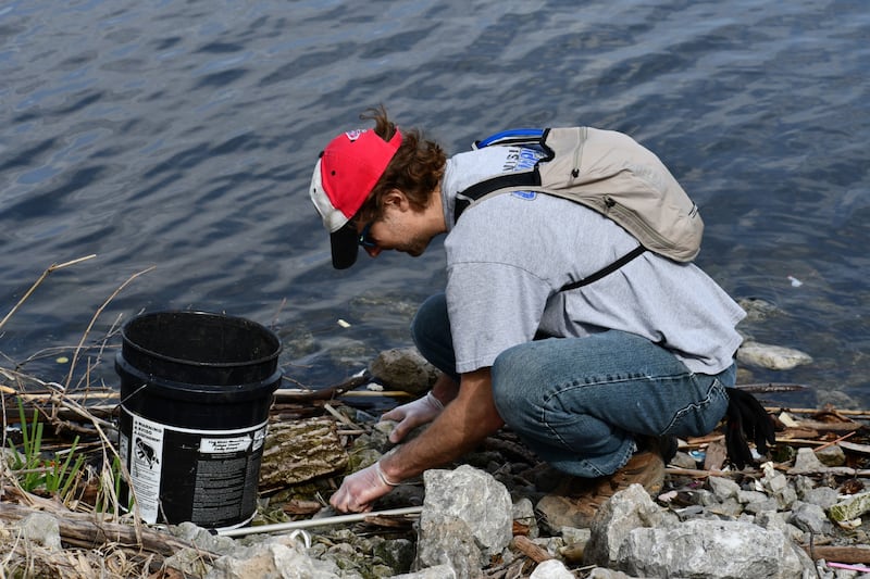 Pitch in for the planet by signing up for one of two National Public Lands Day opportunities being offered by the Forest Preserve District of Will County.