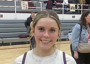 Cami Pfeifer, Lily Hansen lead Morris girls past Manteno