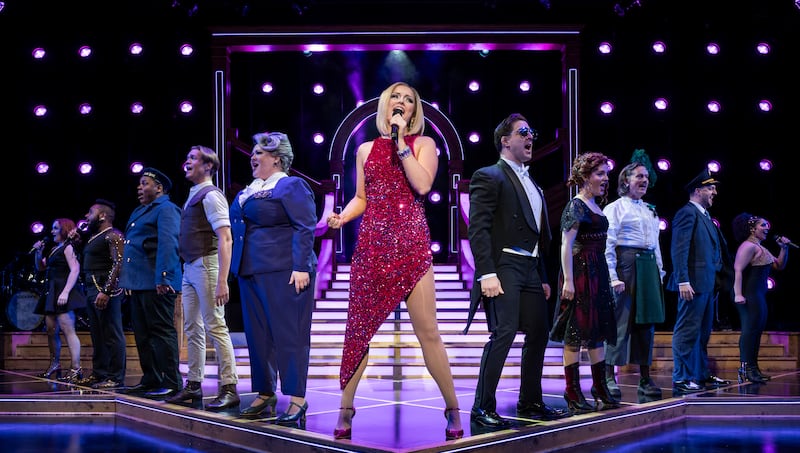 Members of the cast of TITANIQUE from Porchlight Music Theatre, presented in
association with Broadway In Chicago. Now extended through July 13 2025 at the Broadway Playhouse at Water Tower Place in Chicago.