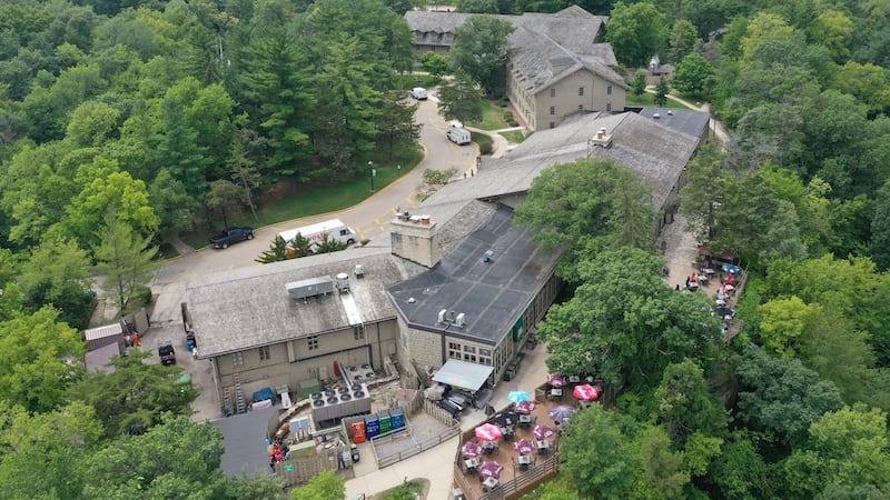 Starved Rock Lodge, Walls 102 launch songwriter series with live performances