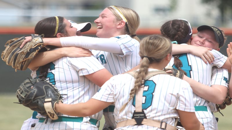 Woodstock North keeps historic season going, tops Crystal Lake Central for Class 3A regional title