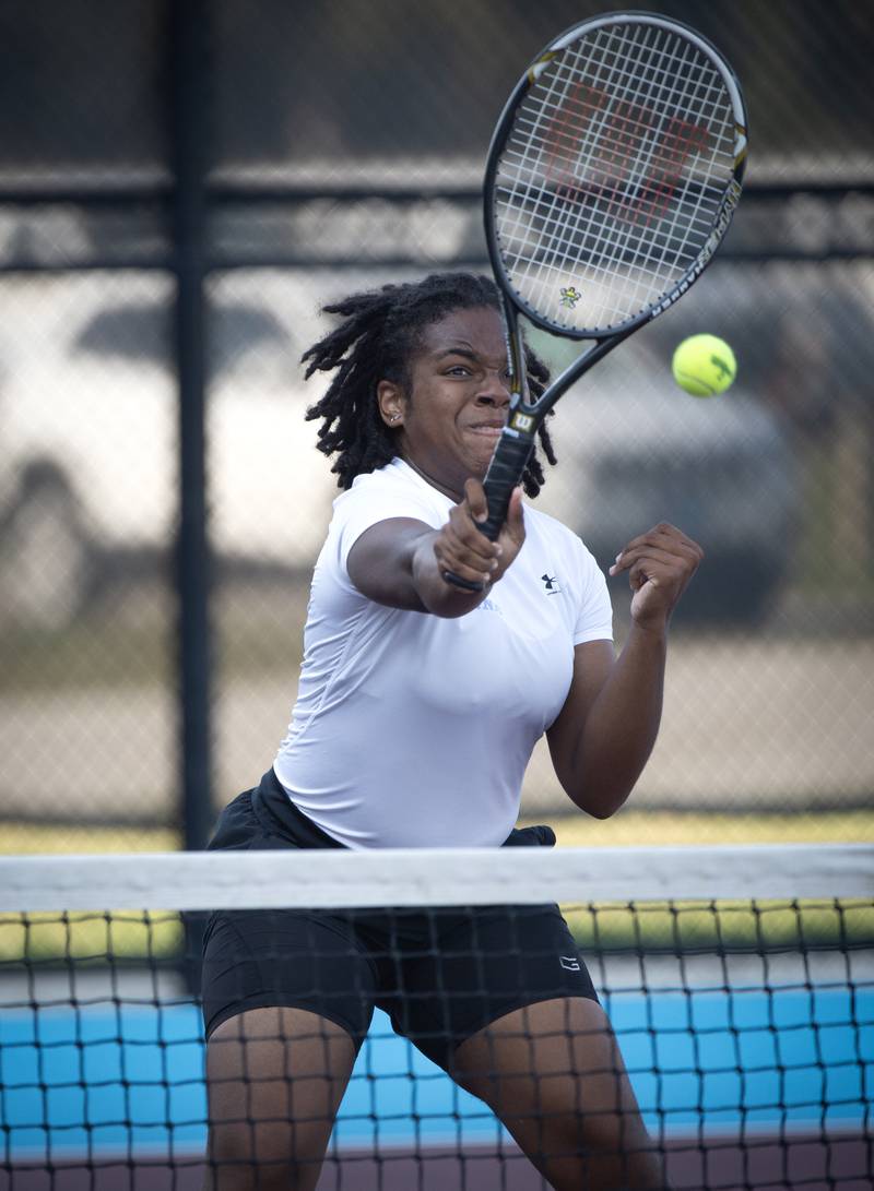 Kankakee's Charisma Hill makes a return hit in a match with Bradley-Bourbonnais' Mary Claire Dwyer on Wednesday, September 10, 2025.
