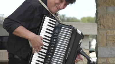 Photos: 2025 Venetian Night in Dixon