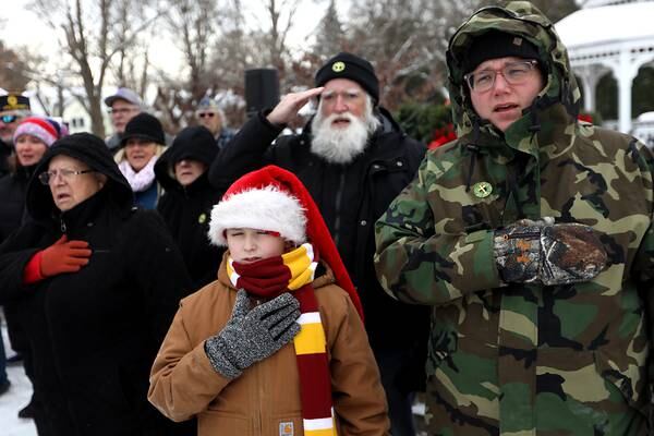 Photos: McHenry American Legion hosts wreath-laying at veterans' graves