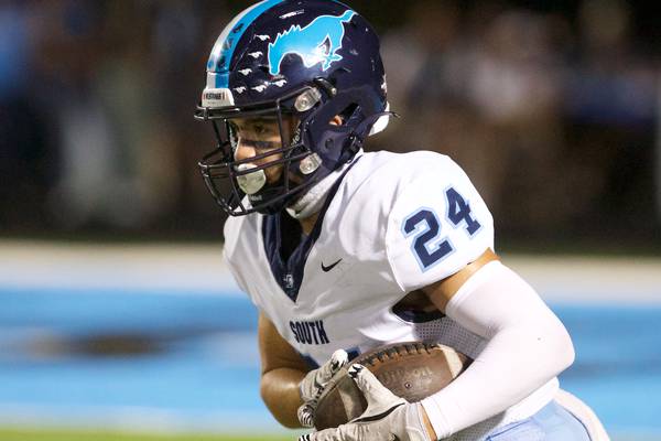 Downers Grove South’s Joseph Vieyra prides himself on versatility, eager to lead team back to playoffs 