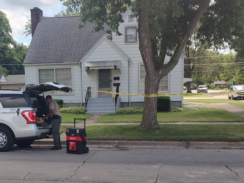 Authorities investigate Bradley double homicide