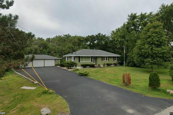 Single-family home in Lockport sells for $390,500