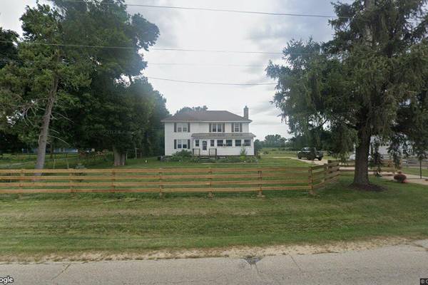 Single-family home in Harvard sells for $425,000