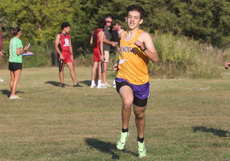 Mendota's Beret Imeri, runs during the Ottawa Nautical Mile Relay on Tuesday, Sept. 2, 2025 at Catlin Park in Ottawa.