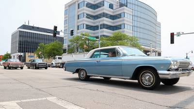 5,000-plus classic cars roll through Kankakee on Tuesday