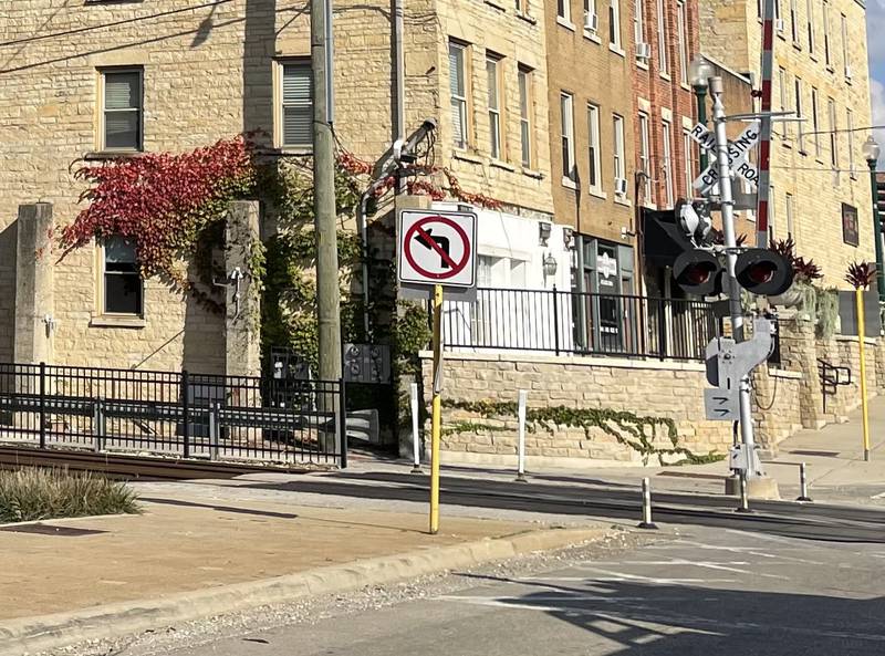Railroad crossing at 9th Street in Lockport.