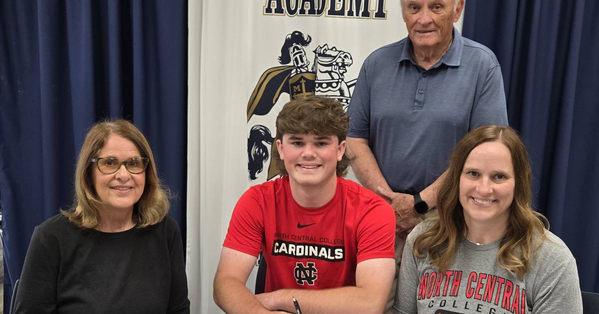 Marquette's Ashton Grady signs to golf for North Central College