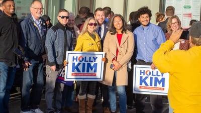Comptroller Susana Mendoza endorses Holly Kim to be her successor