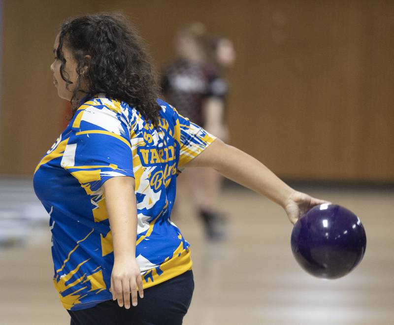Sterling’s Phinley Wright throws the ball Friday, Feb. 7, 2025, in the girls bowling regionals at Plum Hollow in Dixon.