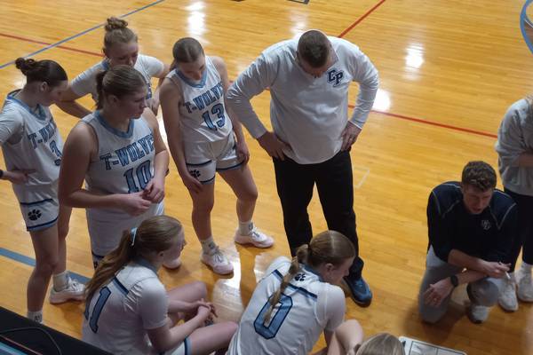 Heyworth handles Cissna Park 54-35 in sectional semifinal stunner