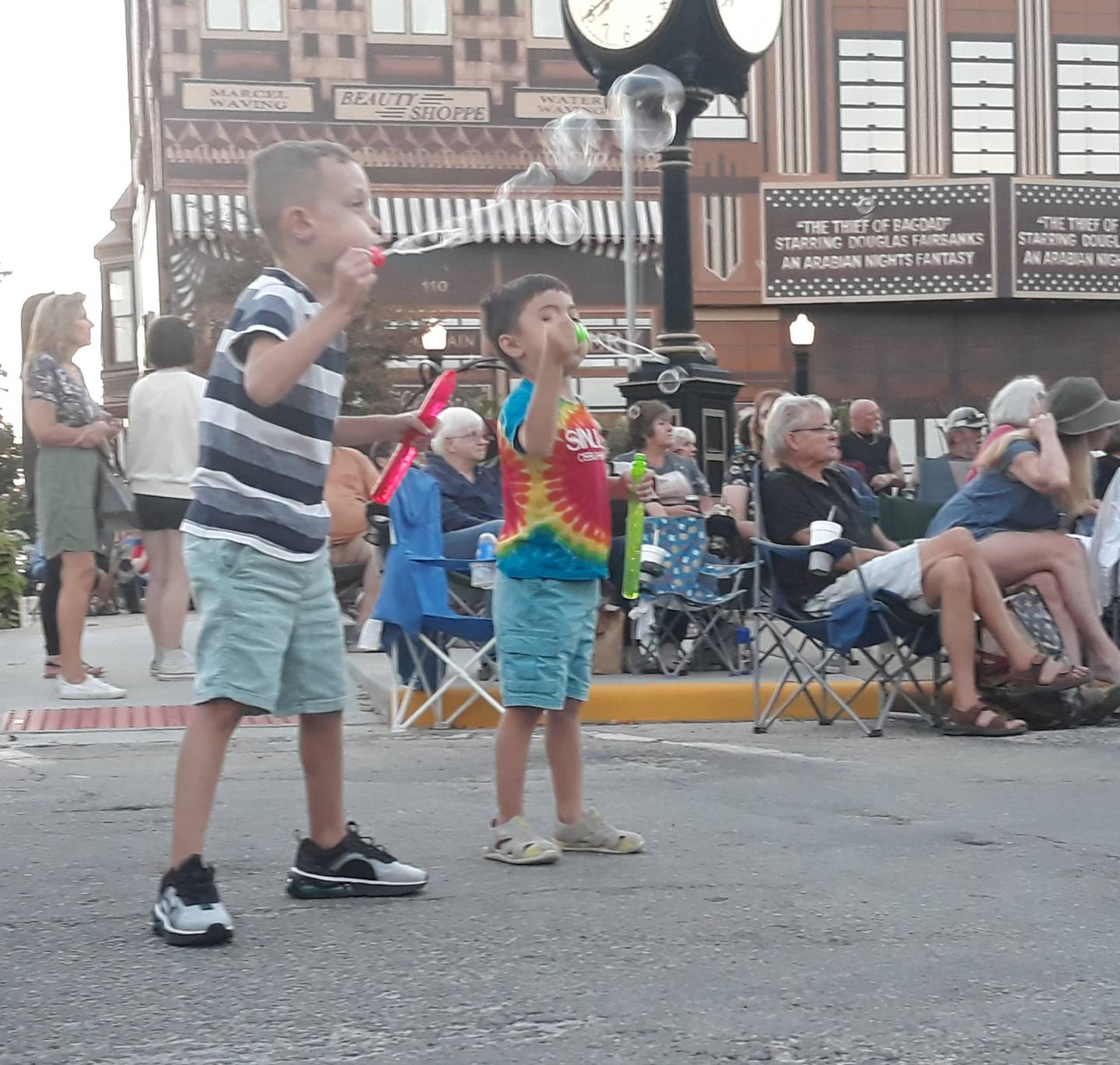 A record crowd of 350 spectators Friday, Aug. 26, 2022, enjoyed the final Jammin at the Clock concert of the summer at Heritage Park in Streator.