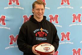 Chicago Bears recognize Marian Central’s Hunter Birkhoff as Bears High School Community All-Star