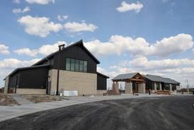 Bradley, 315 restaurateur signs lease
