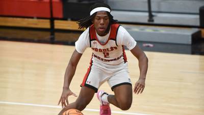 Bradley-Bourbonnais holds late lead before falling to Sandburg