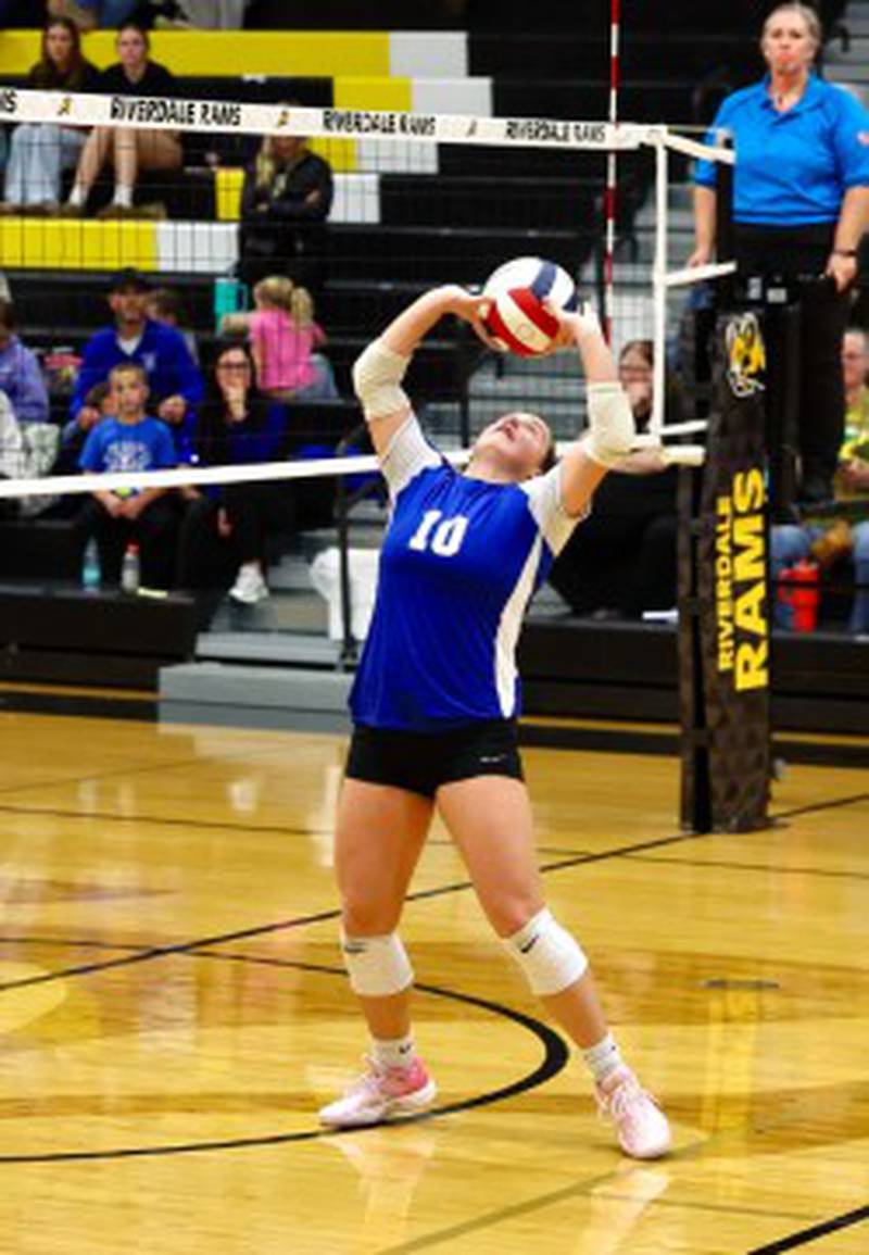 Senior setter Makayla Hecht sets up a teammate in Tuesday's sectional semifinals at Riverdale against Peoria Notre Dame.