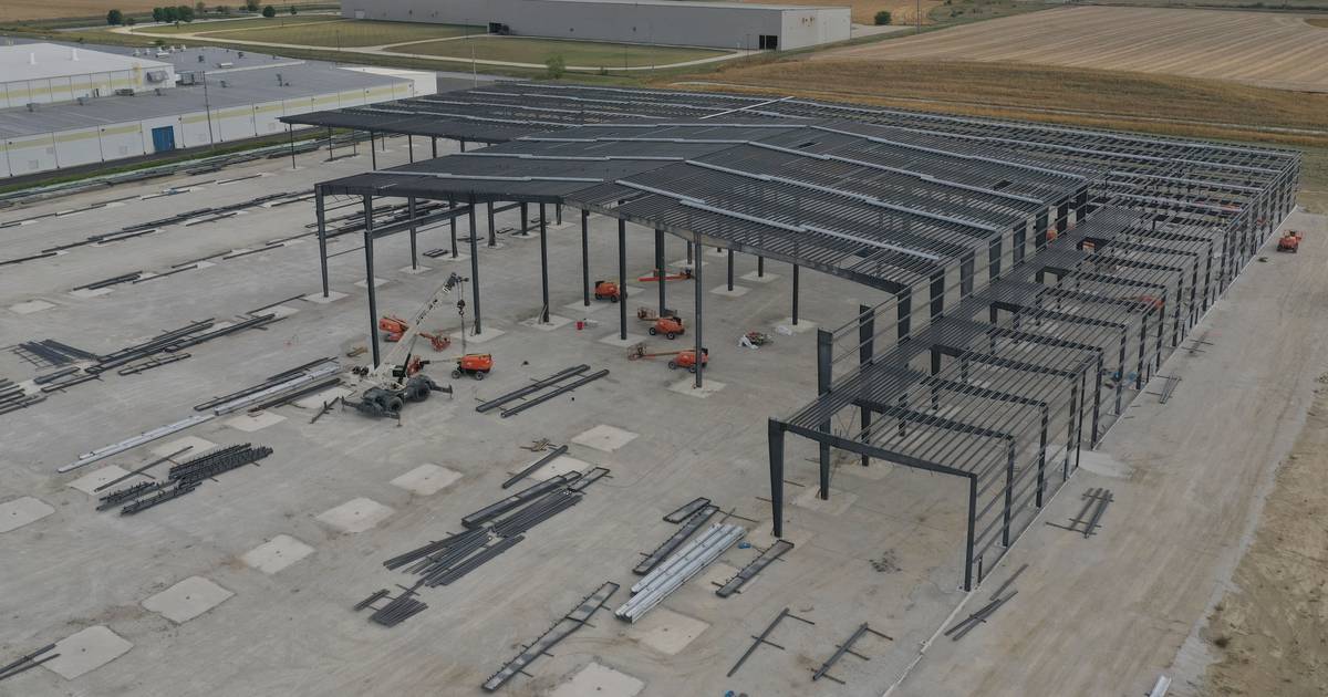 Photos: Eakas Corp. expands with 280,000 square-foot industrial warehouse in Peru
