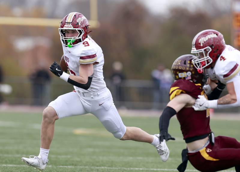 Morris' Caeden Curran (9) moves outside and looks for running room during the IHSA Class 4A semifinals football playoff game Saturday, Nov. 22, 2025 in Lombard.
