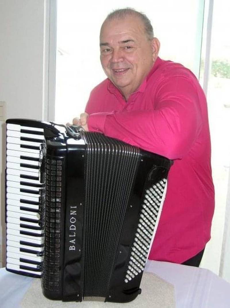 Bob Doszak performed so many festivals, weddings, dances, parades and church events, people dubbed him Joliet’s Polka King.