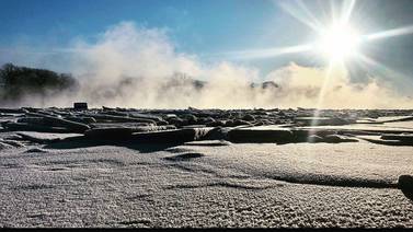 Officials monitor conditions as thick ice in Illinois, Kankakee rivers begins melting