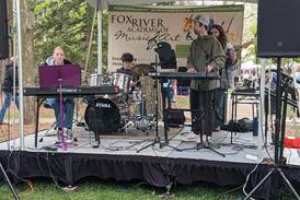 Wine on the Fox in Oswego draws large crowds despite cool temperatures