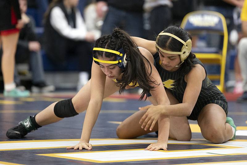Eliana Juarez of Galesburg controls Sterling’s Noelani Ibarra in the 115 pound final Saturday, Dec. 7, 2024, at the Carson DeJarnatt Invitational. Juarez took the win.
