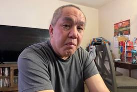 US citizen says ICE removed him from his Minnesota home in his underwear after warrantless search