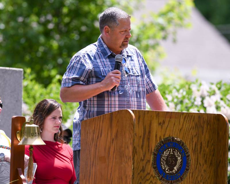Veteran Dan Kuttner speaks during the Memorial Day event on Monday May 26, 2025, held at Town Square Park in Yorkville.