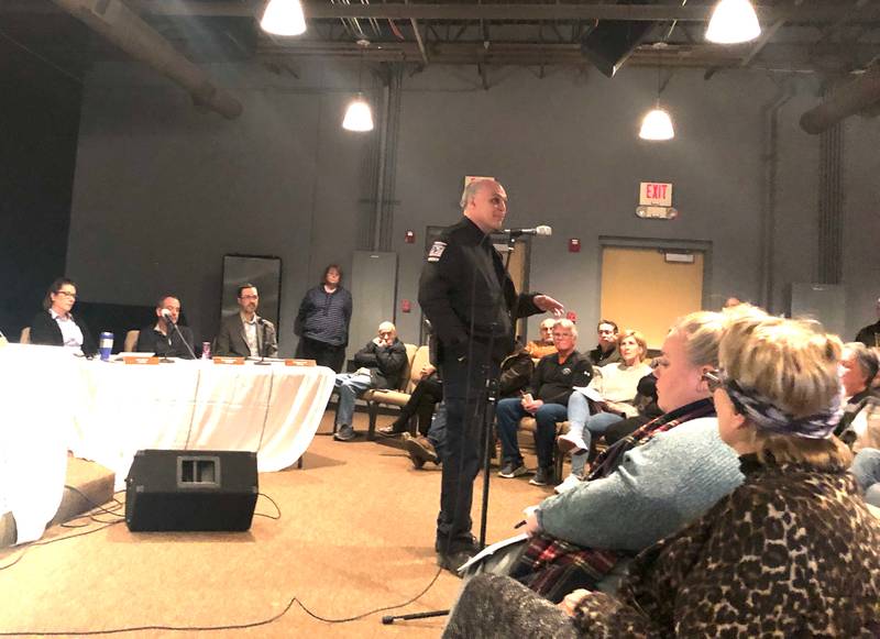Lakewood Police Chief Mike Roth updated residents on recent burglaries in the village at a meeting Tuesday, March 14, 2023.