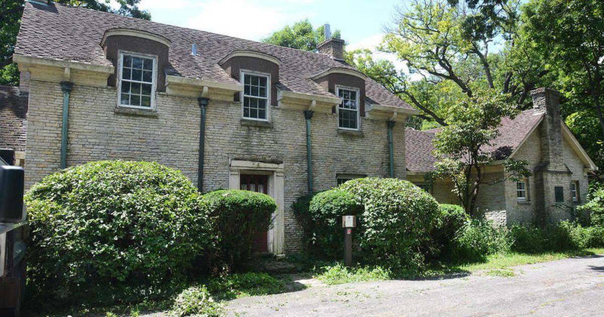 McKee House group receives Landmarks Illinois grant for new roof Shaw