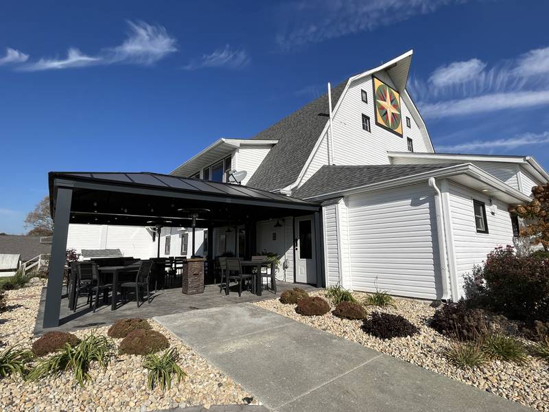 Hank's Farm is a fan-favorite restaurant, housed inside a former dairy barn, serving up delicious American classics and a legendary Sunday brunch. 

Photo provided by Heritage Corridor Destinations