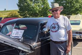 Oswego Drag Raceway reunion revs up crowd