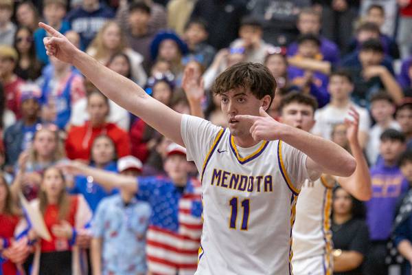 Mendota starts strong, hands Newman first loss in convincing fashion