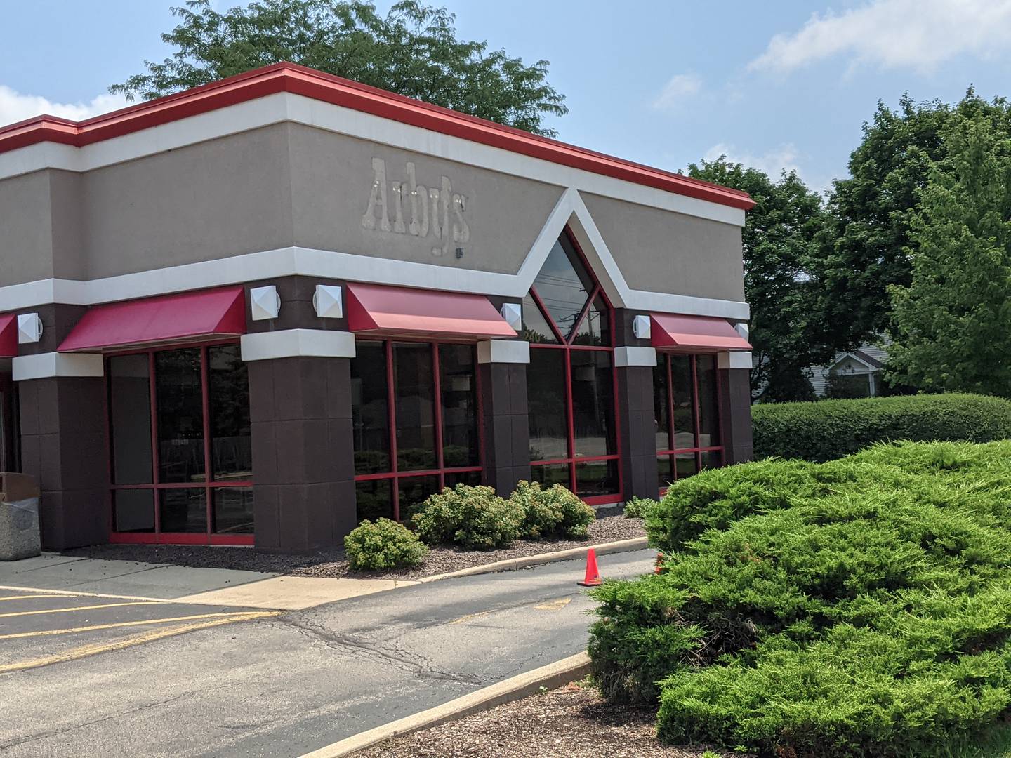 The Arby’s restaurant at 240 Douglas Road in Oswego recently closed its doors. The restaurant had been in Oswego since approximately 2006,