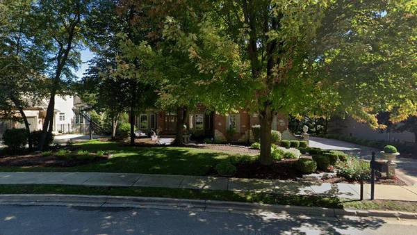 Single-family home in South Elgin goes for $906,000