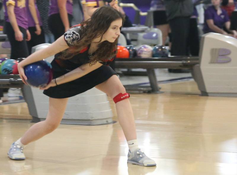 L-P's Evelyn Milton bowls during the IHSA girls bowling Regional meet on Friday, Feb. 6, 2026 at the Illinois Valley Super Bowl in Peru.