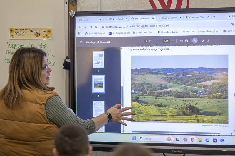 Mellisa McMillan, Ag teacher and FFA adviser at Ashton-Franklin Center, teaches students about the glaciers of Illinois Thursday, Jan. 15, 2026. The Ag program recently won a $4,500 grant from the Sauk Valley Area Chamber Of Commerce.