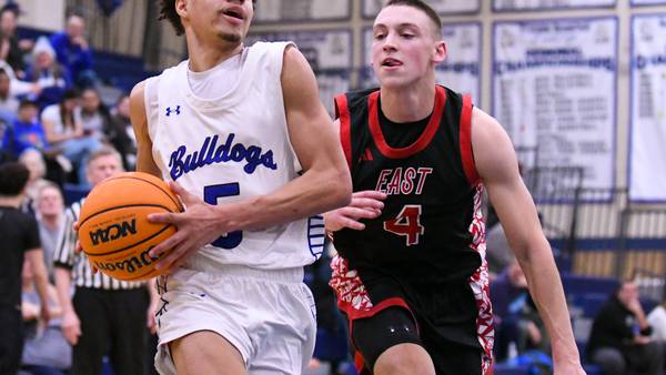 Photos: Glenbard East vs. Riverside-Brookfield boys basketball