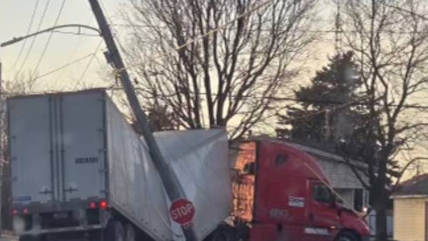 Truck crash Friday causes Peru power outage