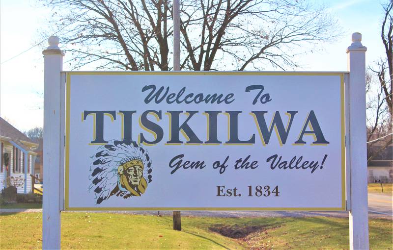 Tiskilwa town sign