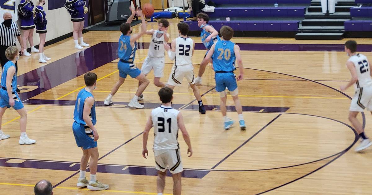 Boys Basketball Marquette Goes Up tempo Races Past Serena For Wild 86