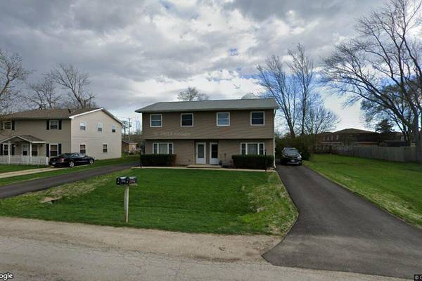 Single-family home sells for $425,000 in Oswego