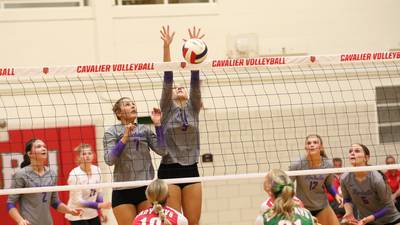 Photos: Rochelle vs. La Salle-Peru volleyball