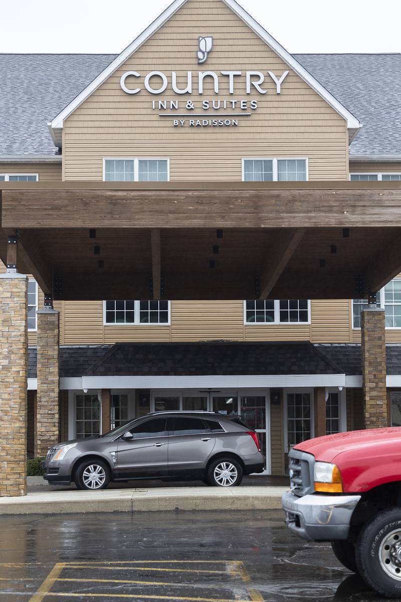 Country Inn & Suites by Radisson was closed after a Rock Falls Fire Department inspection, done Tuesday at the request of the city, found no “functioning fire alarm and sprinkler system.”