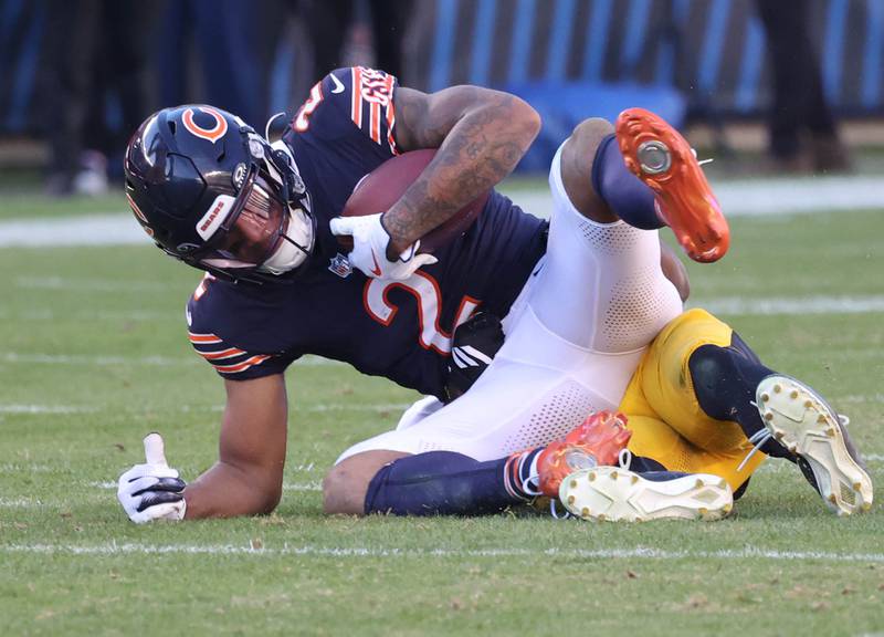 Chicago Bears wide receiver DJ Moore makes a catch Sunday, Nov. 23, 2025, during their game against the Pittsburgh Steelers at Soldier Field in Chicago.