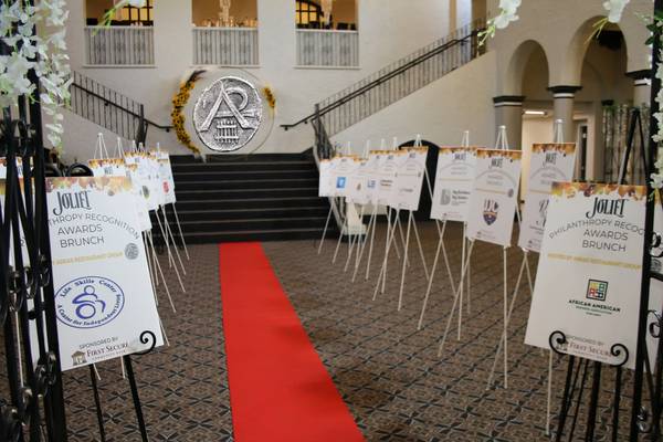 Joliet restaurant group honors Will County nonprofits